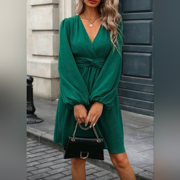 New Flowy Lantern Long Sleeve Twist Waist Short Dress Green - Picture 3 of 9